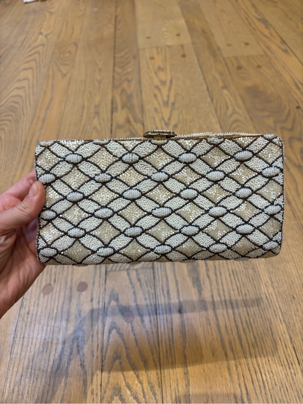 Vintage 1960s Beaded White and Cream Clutch